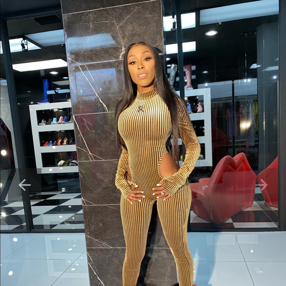 Size XS GSUWOO jumpsuit